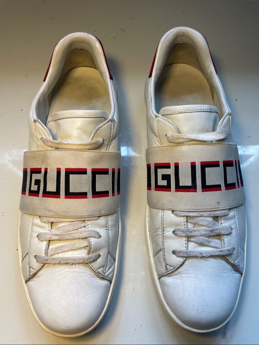 Gucci White Leather Men's Sneakers with Red and Black Logo Strap
